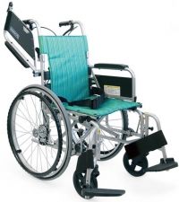 第27回アークベルチャリティ基金より車椅子を寄贈